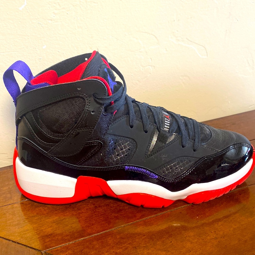 Jordan Men's Jumpman Two Trey Size 10